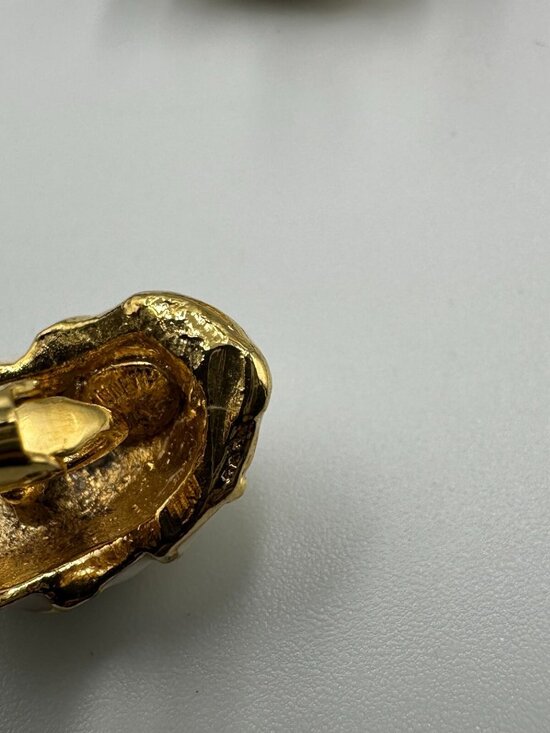 Vintage Kenneth Jay Lane Jewelry Set Gold Tone Cream Ring Clip-On Earrings - Picture 14 of 16